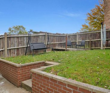 2 bedroom end of terrace house to rent - Photo 2