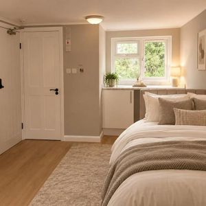 1 bedroom in a house share to rent - Photo 2
