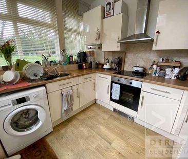 Downs Avenue, Epsom, KT18 - Photo 3