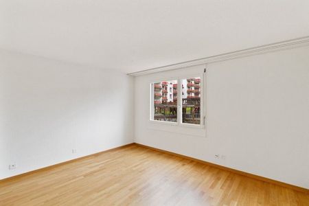 sunny residential neighborhood in a child-friendly environment - Photo 2