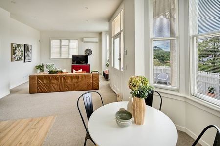 10 Stanley Street, Berhampore Wellington 6023 - Photo 4