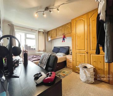 Nobles Way, Egham, Surrey, TW20 9RJ - Photo 6