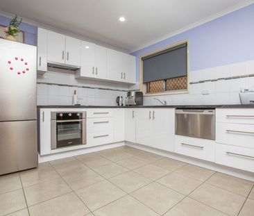 Furnished 1x1 - Courtyard + Carport - Photo 2