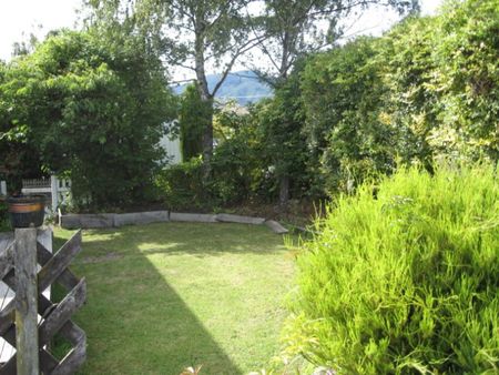 Bright Family Home - Photo 5