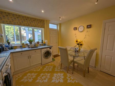 2 bedroom semi-detached house to rent - Photo 4