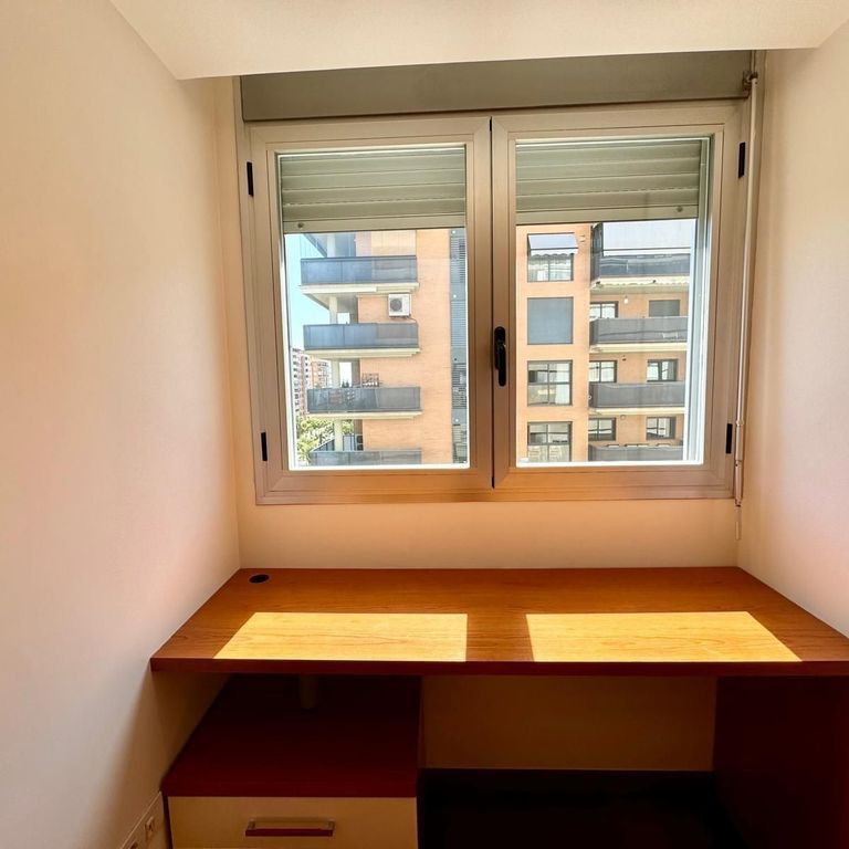 4 room luxury Apartment for rent in Valencia - Photo 1