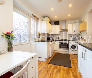 Dore Gardens, Morden, SM4 - Photo 5