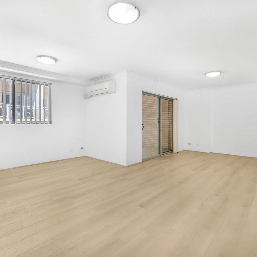 Renovated Two Storey Apartment - Photo 1