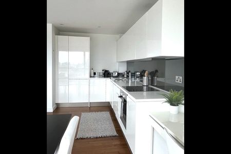 2 Bed Flat, Knights Tower, SE8 - Photo 3