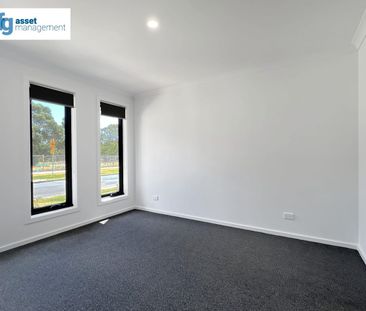 Brand New Modern 3-Bedroom Be The First Ever Tenant! - Photo 3