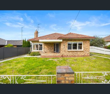 8 Muir Crescent, Newington, Vic 3350 - Photo 2