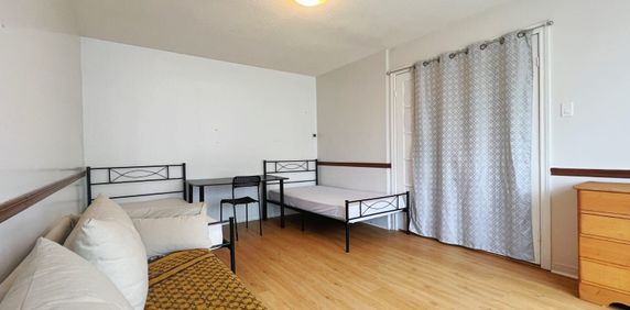 For Lease - 12 Blue Eagle Trail, Toronto, Ontario - Photo 2