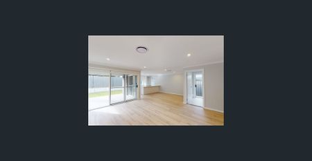 Family Home Moments from Lake Macquarie - Photo 3