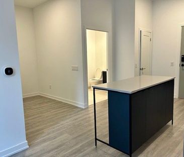 For Lease - 5081 Hurontario Street Unit# 208, Mississauga, Ontario - Photo 1