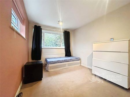 3 bedroom end of terrace house to rent - Photo 4