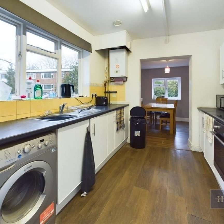 1 bedroom Flat To Let - Photo 1