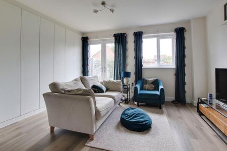 2 bedroom end of terrace house to rent - Photo 2