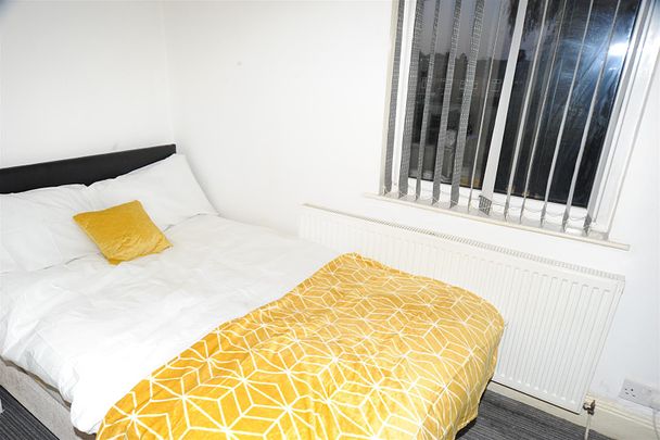 23-25 The Crescent, United Kingdom, TS5 6SG, Middlesbrough - Photo 1