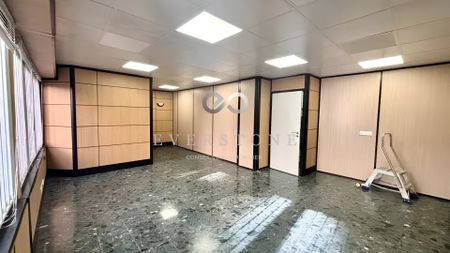 Local commercial Paris 105 m2 - Photo 2
