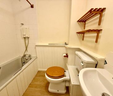 1 bedroom in Upshire Gardens, Bracknell - Photo 3