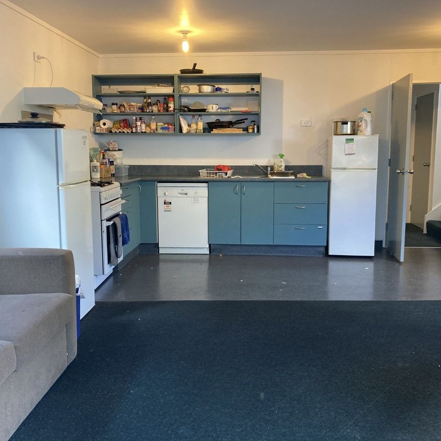 Furnished CBD Studio Rooms for 2026! - Photo 2