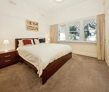 Sandringham - Photo 2