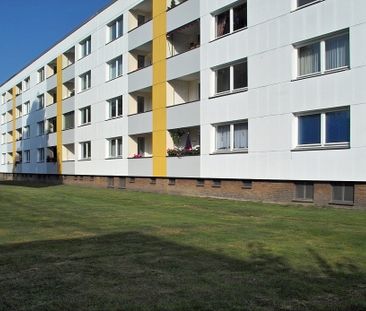 Wird vor Einzug top modernisiert: Helle 3-Zimmer-Wohnung in Detmerode - Photo 1