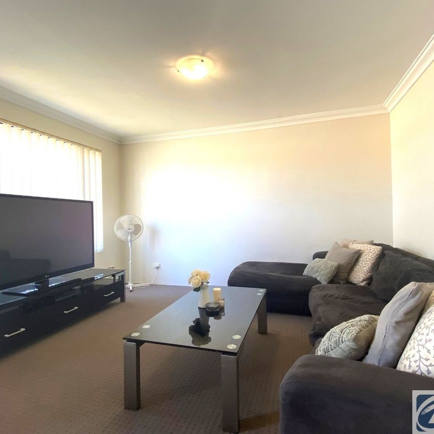 3-Bedroom Villa in Prime innaloo Location HOME OPEN SATURDAY 04 APRiL AT 9.45AM SHARP! - Photo 1