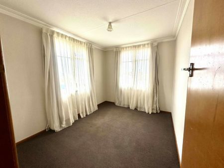 A tidy three bedroom home! - Photo 4