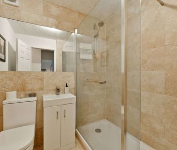 Two bedroom ground floor apartment with communal gardens and reside... - Photo 5