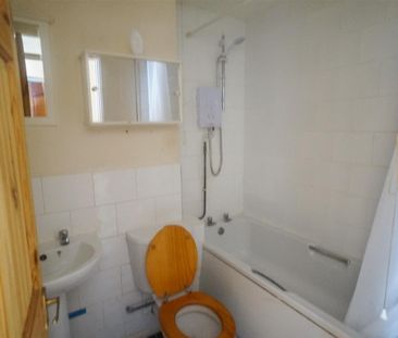 1 Bedroom Flat - Purpose Built To Let - Photo 6