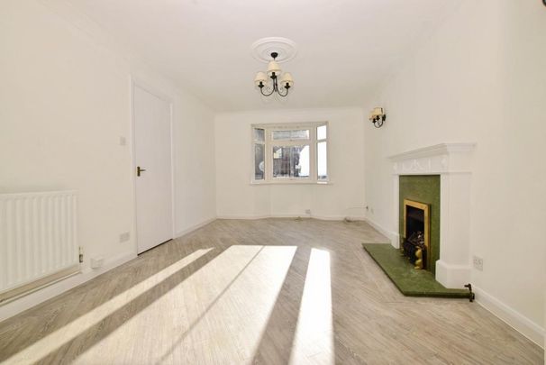 3 bedroom end of terrace house to rent - Photo 1