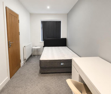 6 bedroom end of terrace house to rent - Photo 6