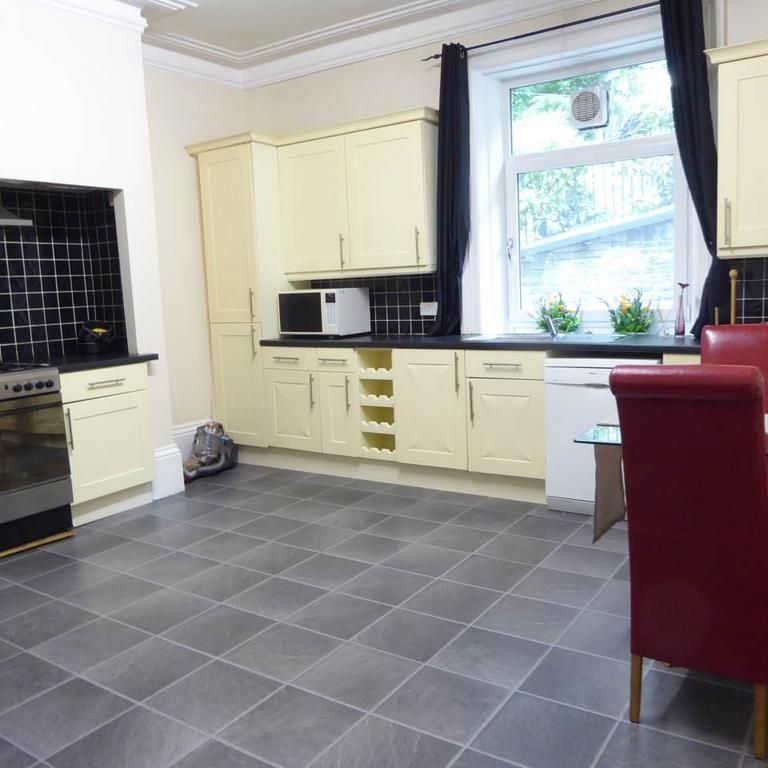 4 bedroom house to rent - Photo 1