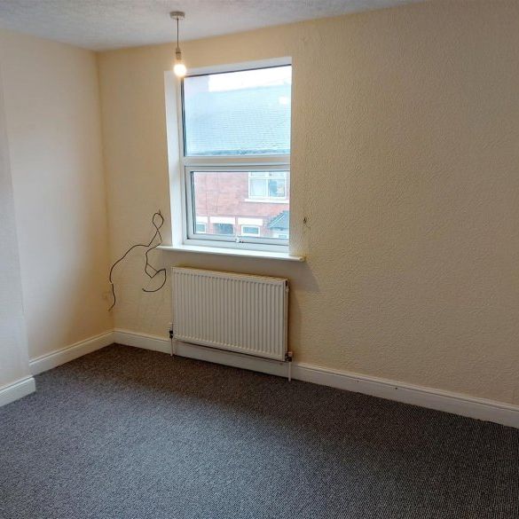 2 Bedroom House - Mid Terrace - Photo 1