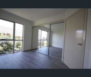 1/8 St James Ave, Springvale, Vic 3171 - Photo 5