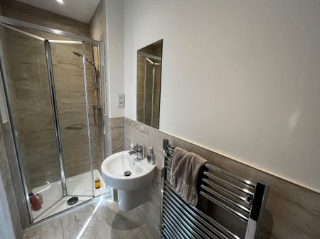 Bletchley Way, Leeds, Horsforth - Photo 4