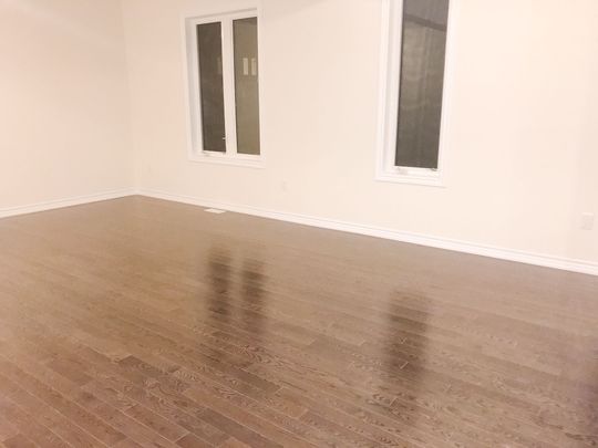 For Lease - 30 Deepwood Crescent, East Gwillimbury, Ontario - Photo 1