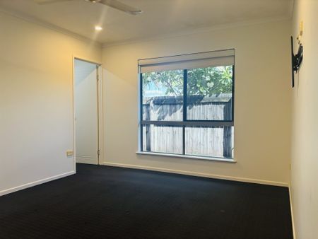 69 Makybe Diva Drive, 4740, Ooralea - Photo 2