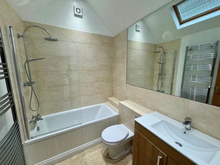 3 bedroom terraced house to rent - Photo 4