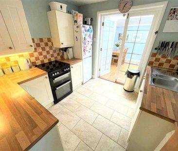 Anglesey Arms Road, Alverstoke, Gosport, PO12 - Photo 2