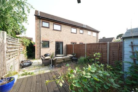 2 bedroom end of terrace house to rent - Photo 5