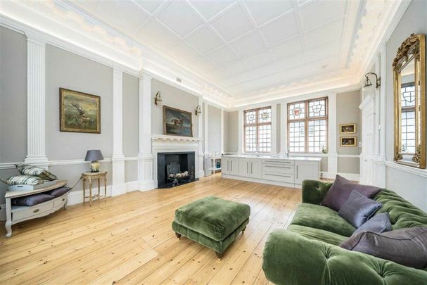 High Street, Hampton Wick, KT1 - Photo 1