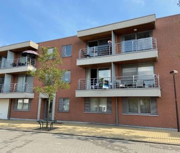 Instapklaar APPARTEMENT met 2 slaapkamers en garage in centrum Waregem - Foto 2