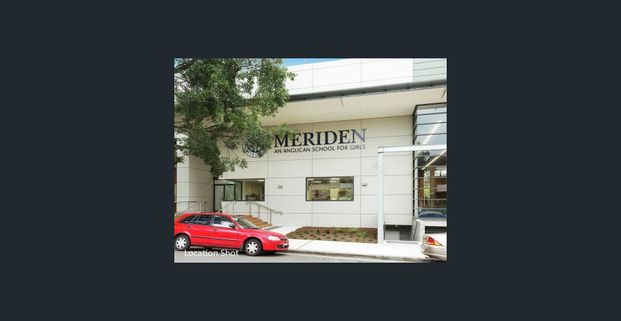 Modern two-bedroom apartment with private entry - Photo 1