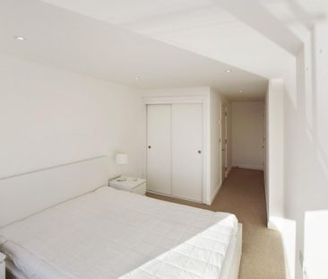 2 bedroom Flat To Let - Photo 3