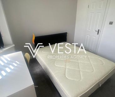 4 bedroom terraced house to rent - Photo 5