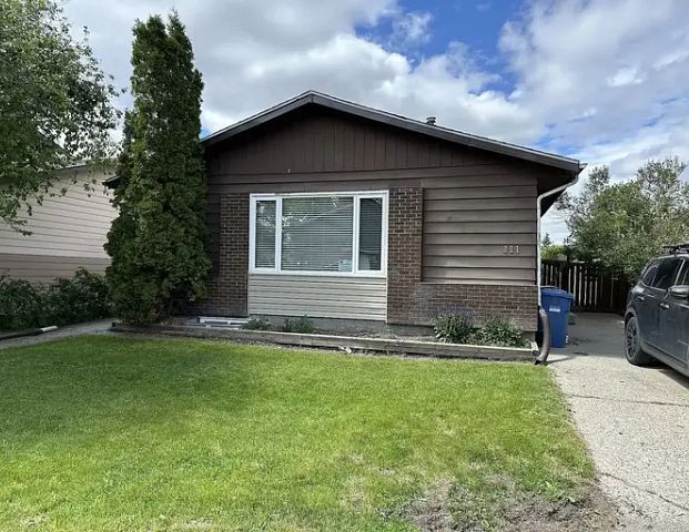 Updated 3 Bed, 1 Bath Main Floor in Deer Ridge | 111 Deer Ridge Way Southeast, Calgary - Photo 1