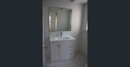 4 bedroom home is quiet location - Photo 3