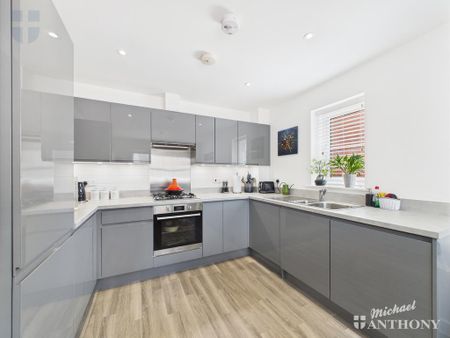 3 bedroom semi-detached house to rent - Photo 2